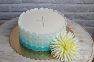 orchideli - tort na chrzciny dla chłopca z kwiatem, baptism cake for boy with fresh flower