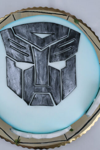 orchideli-transformers-tort urodzinowy dla chłopca z transformersami, wydruk na masie cukrowej