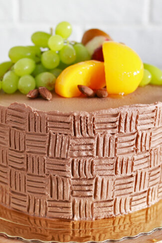 orchideli, przepis na tort czekoladowy z brzoskwiniami