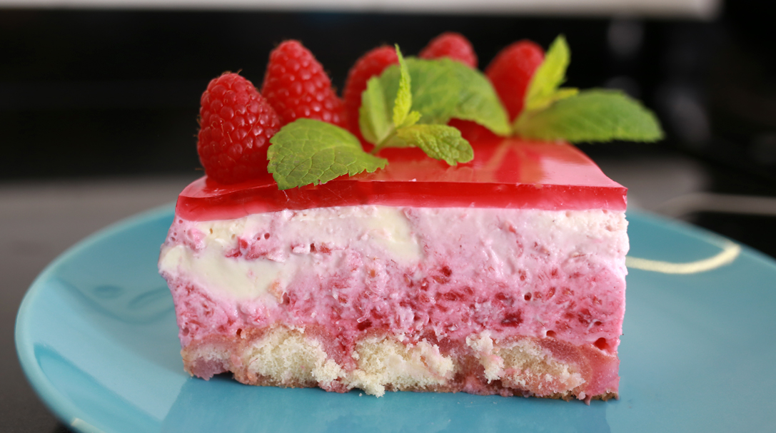 orchideli, malinowy sernik na zimno, bez pieczenia, lekkie ciasto, przepis na szybkie ciasto bez pieczenia