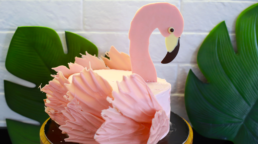 orchideli, tort flaming, różowy tort z flamingiem, dla dziewczynki, przepis na różowy tort urodzinowy