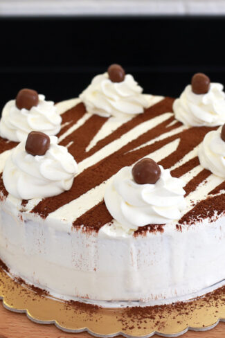 orchideli, Przepis na torcik zebra z mleczną kanapką, przepis na prosty tort urodzinowy dla dziecka, prosty tort bez pieczenia, przepis na ciasto na dzień ojca