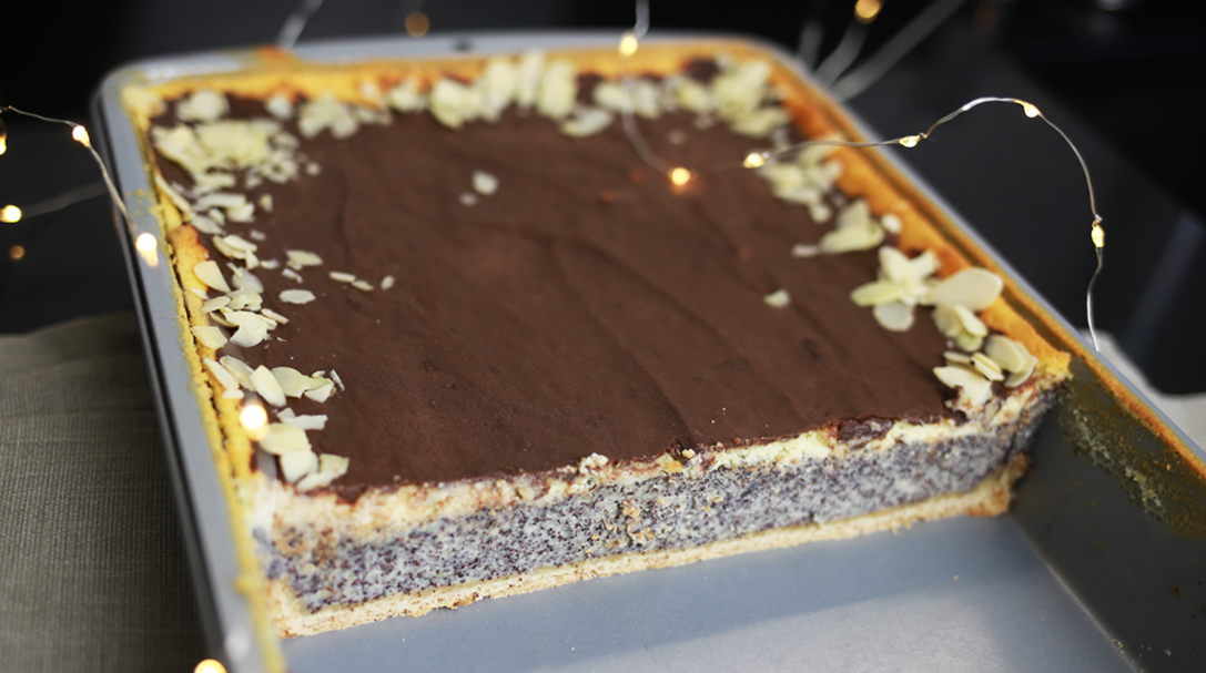 orchideli, przepis na makowiec ze śmietankową pianką