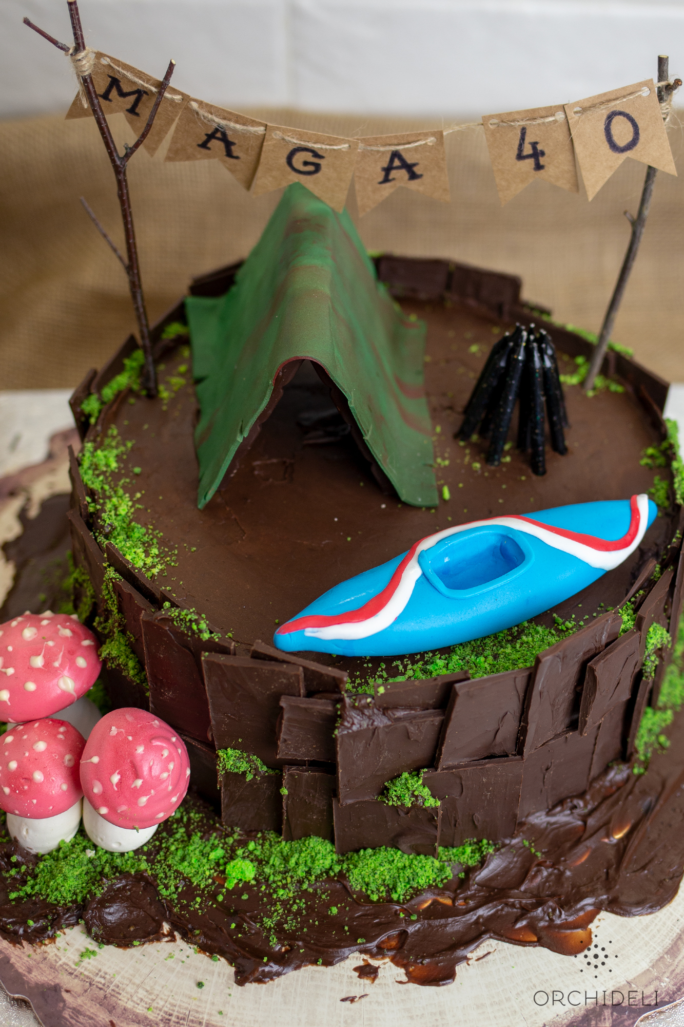 orchideli, tort z namiotem, tort czekoladowy, jak zrobić jadalny mech