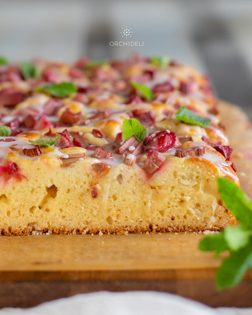 ciasto drożdżowe z rabarbarem