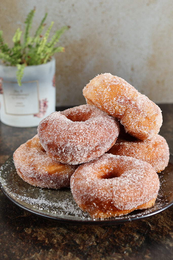 przepis na proste mięciutkie oponki, donuts, donaty pączki z dziurką Orchideli