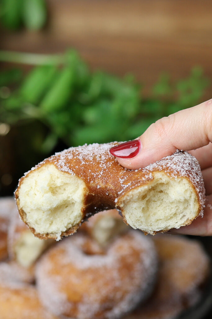 przepis na proste mięciutkie oponki, donuts, donaty pączki z dziurką Orchideli