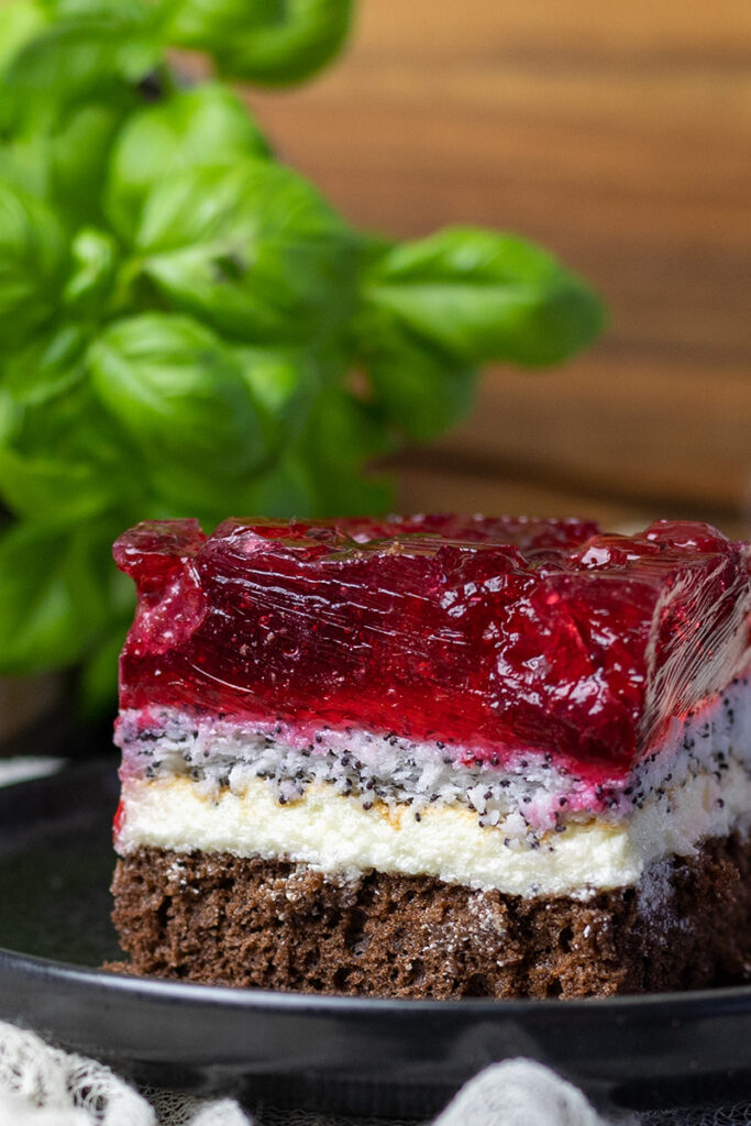 ciasto cherry, ciasto z wiśniami, biszkopt z kremem i galaretką, przepis na ciasto Orchideli