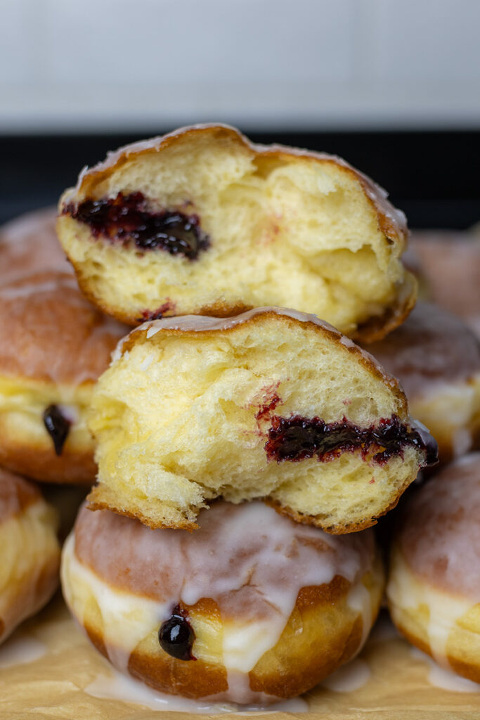 przepis na pączki tradycyjne, na żółtkach, mięciutkie, puszyste, pączki z obwódką Orchideli