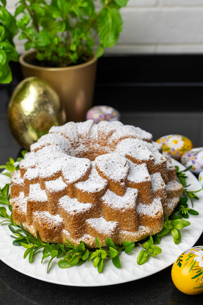 babka majonezowa wielkanocna, ucierana, prosty przepis Orchideli