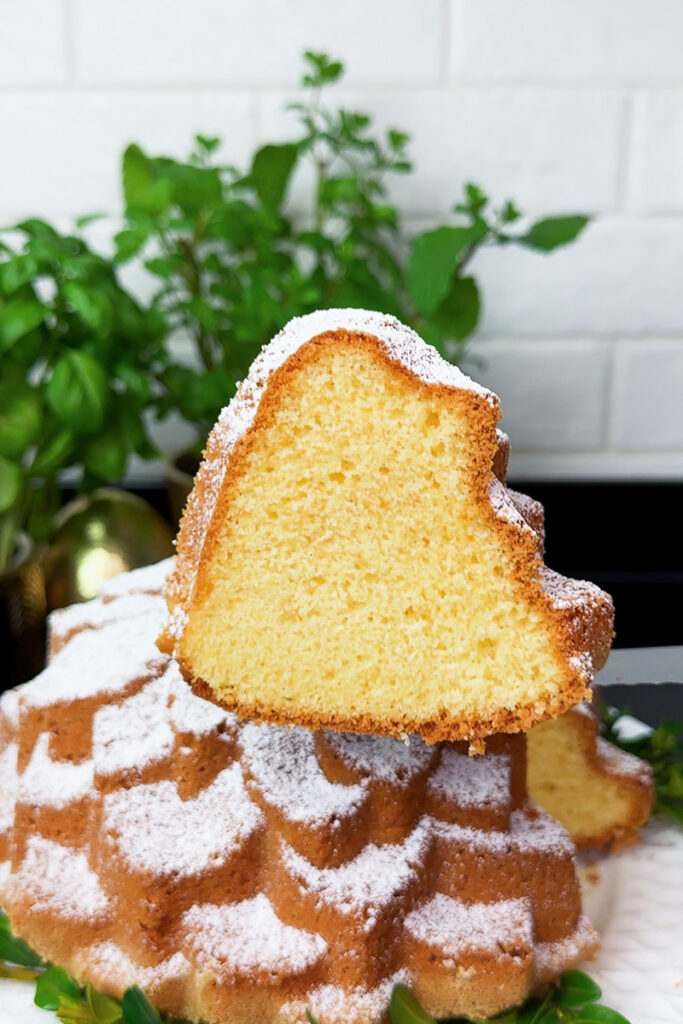 babka majonezowa wielkanocna, ucierana, prosty przepis Orchideli