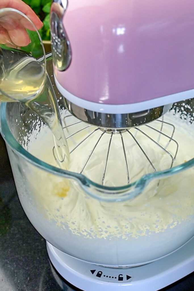 bita śmietana do tortu – krok po kroku, z żelatyną, jak zrobić bitą śmietanę Orchideli