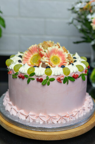 tort truskawkowy z białą czekoladą przepis na tort urodzinowy Orchideli