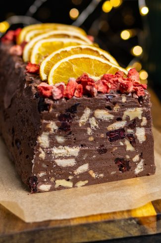 przepis na świąteczny blok czekoladowy z orzechami i żurawiną