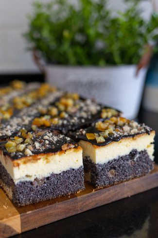 przepis na seromakowiec na jasnym spodzie Orchideli