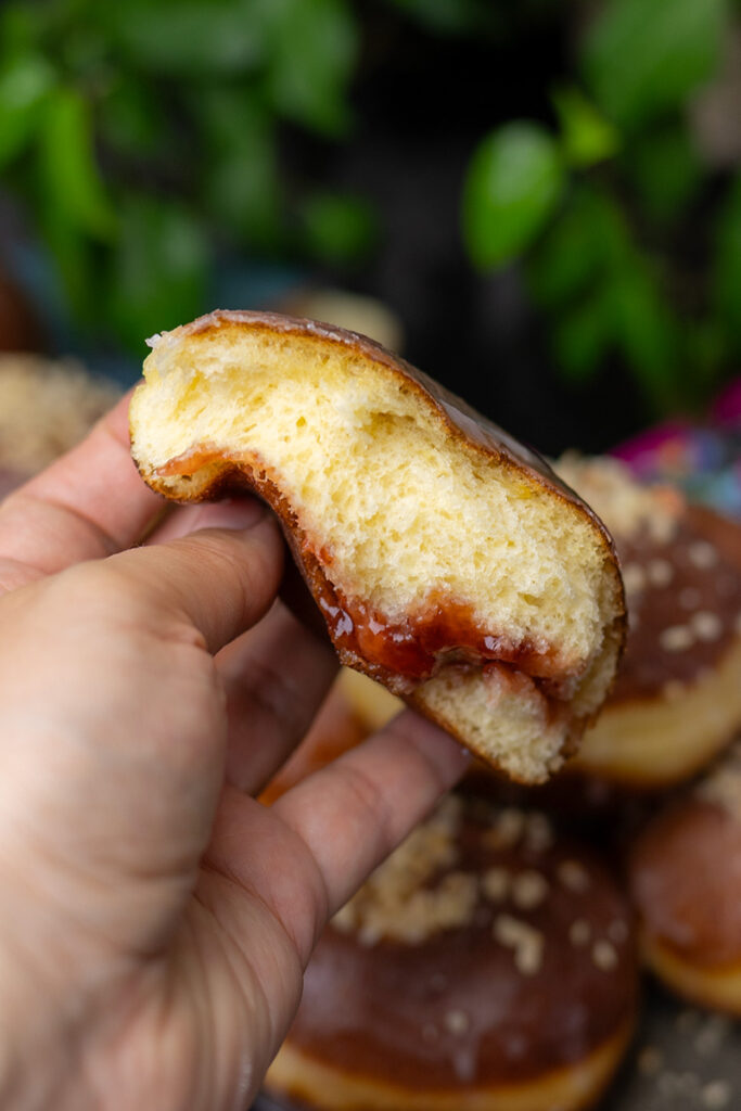 przepis na pączki z dżemem truskawkowym Orchideli, pączki z ziemniakami, miękkie następnego dnia